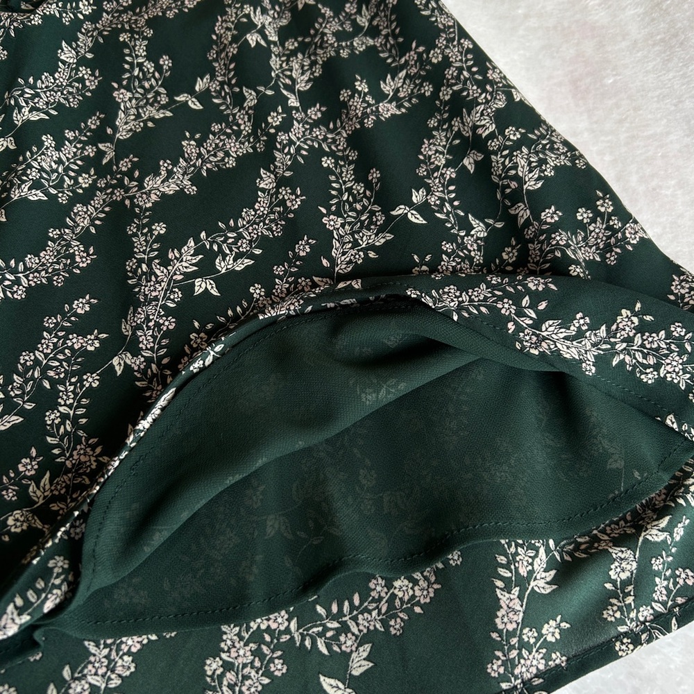 BCBGMaxAzria Spruce Green Strappy
Floral Camisole Top - Picture 9 of 13